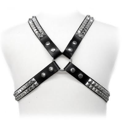 LEATHER BODY kožený harness s pyramidovými nýty
