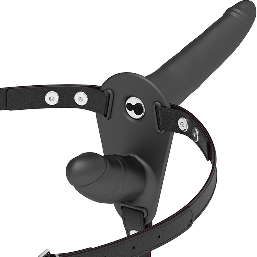 FETISH SUBMISSIVE HARNESS Dvojitý postroj na strap on s vibrátorem
